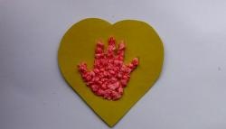 Kartka z życzeniami „Serce z małą dłonią”