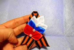 Broșă „Spikelet of tricolor” din panglica Sf. George
