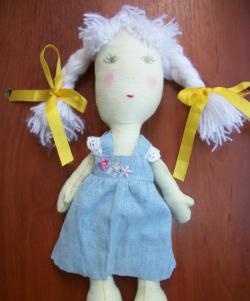 Textilní panenka