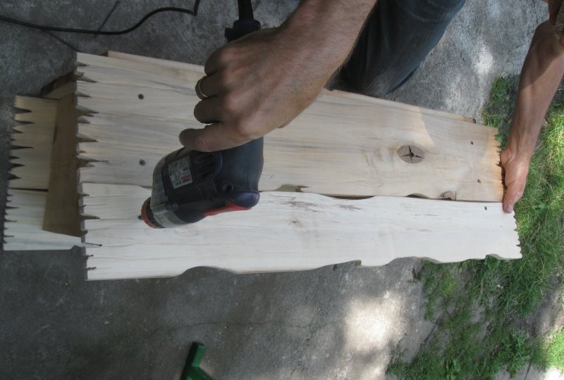 Dělat dřevěný lehátko