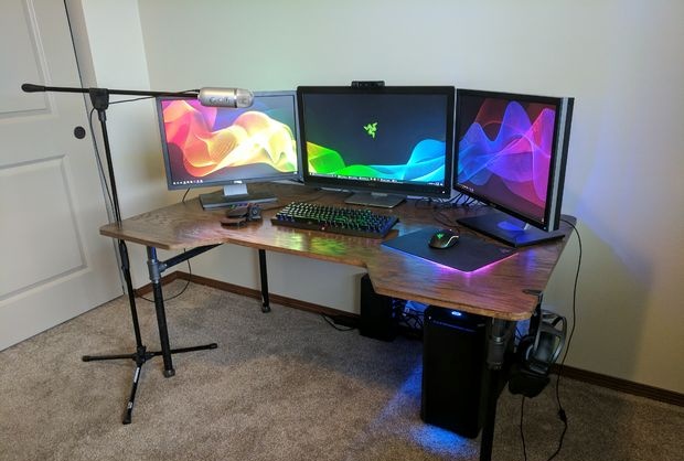 Jednoduchý počítačový stůl