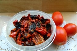 Сушени на слънце домати за зимата