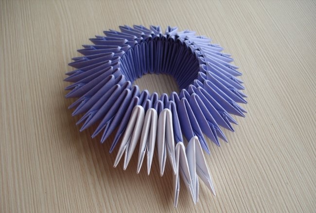 Vaso de módulos triangulares de origami