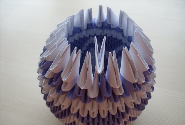 Origami triangular modules vase