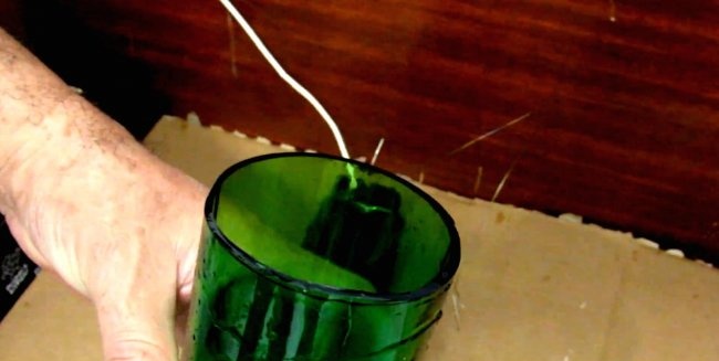 Kuinka leikata lasipullo