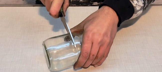 Indurimento del tagliente del coltello con la grafite