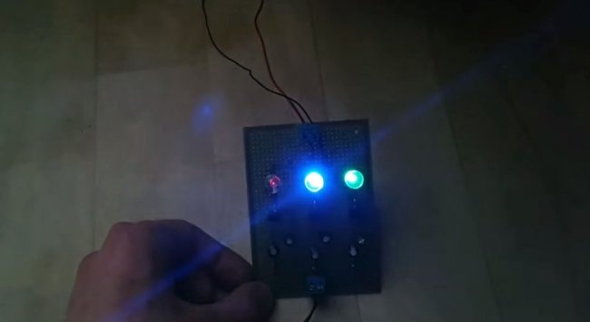 Yksinkertainen värimusiikki LEDillä