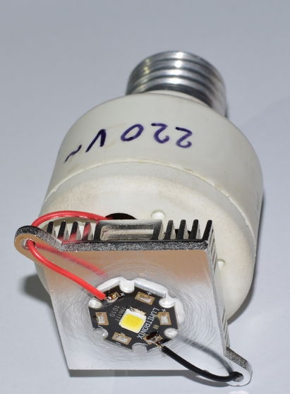 Come realizzare una lampada a LED economica ma molto potente