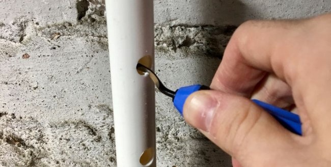 Držač alata od PVC cijevi