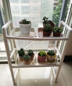 Ang PVC pipe flower stand