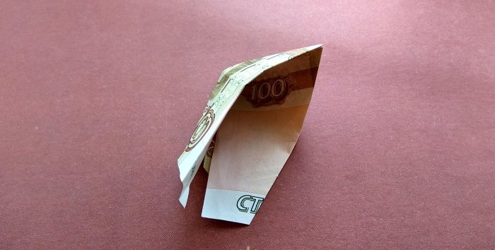 Modello piramidale origami fai-da-te