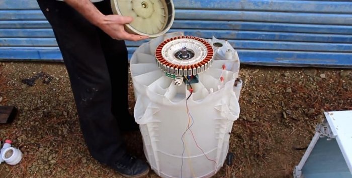 Generatore di turbina elettrico da una vecchia lavatrice