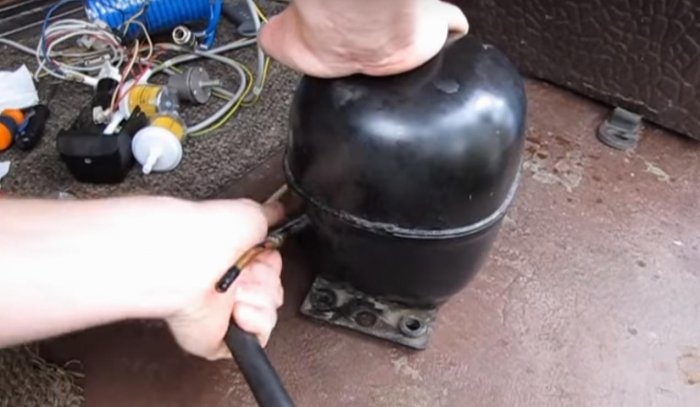 Compressor from the tire inflation cooler