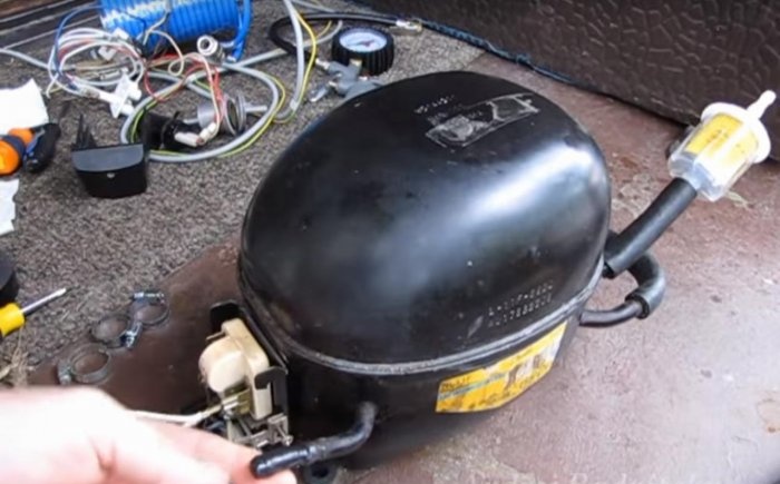 Kompresor z chladiča na hustenie pneumatík