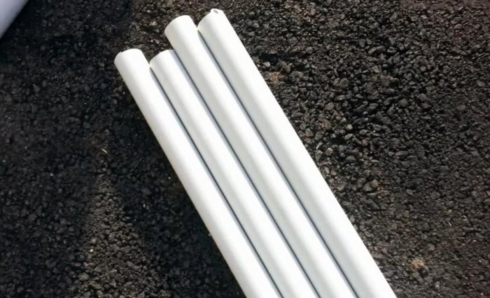PVC borulardan yapılmış basit bir sera