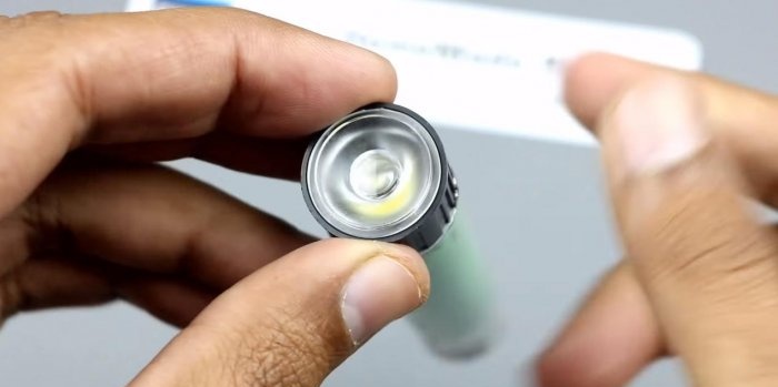 Hemlagad Super Bright Mini LED-ficklampa