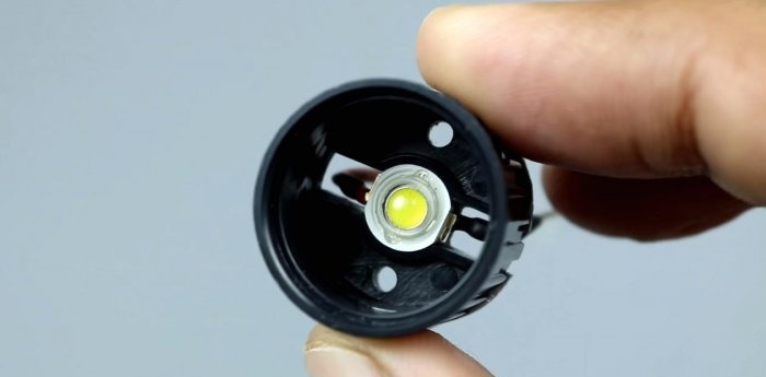 Mini lampe de poche LED super lumineuse faite maison