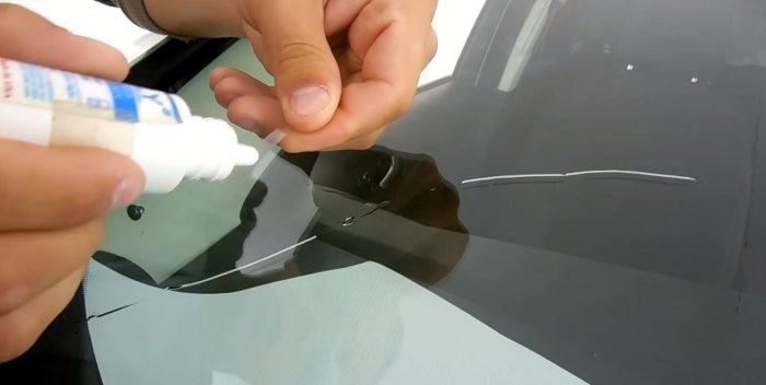 Hur man stänger en spricka på en bil vindruta