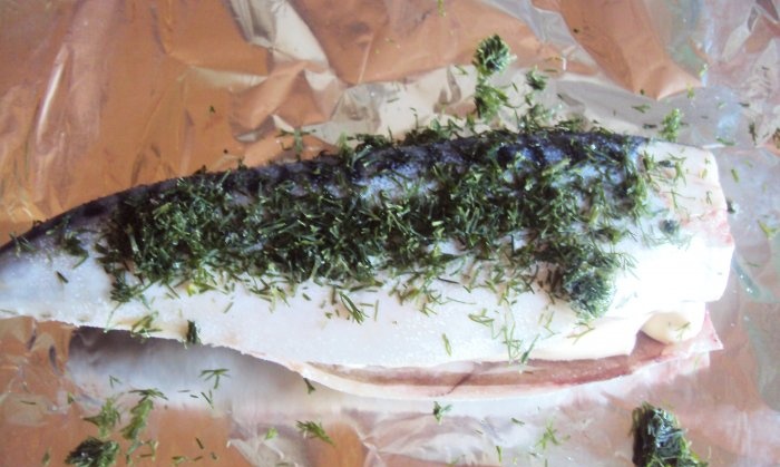 Oven baked mackerel in foil in the oven