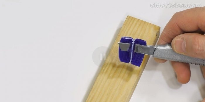 Нож за резање трака из пластичних боца