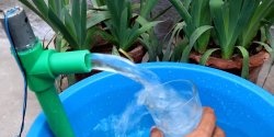 Hoe maak je een waterpomp van PVC-buizen