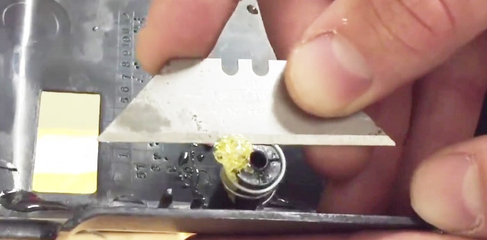 Repair of plastic screw mounts