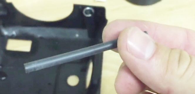 Repararea suporturilor cu șuruburi din plastic