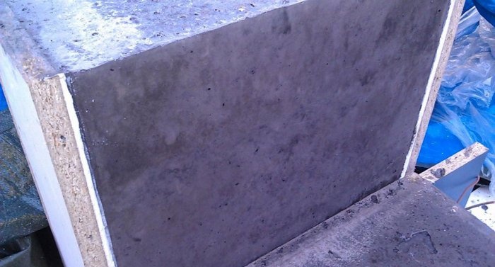 Puutarhan betonipöytä