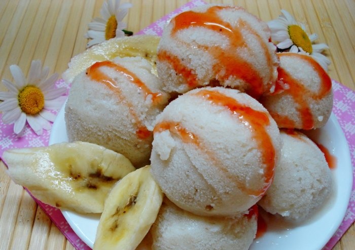 Kefīra banānu saldējums