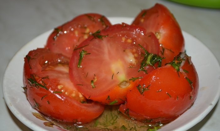 Sālīti tomāti trīs stundās