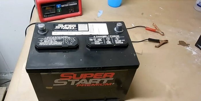Cum să restaurați o baterie auto cu bicarbonat