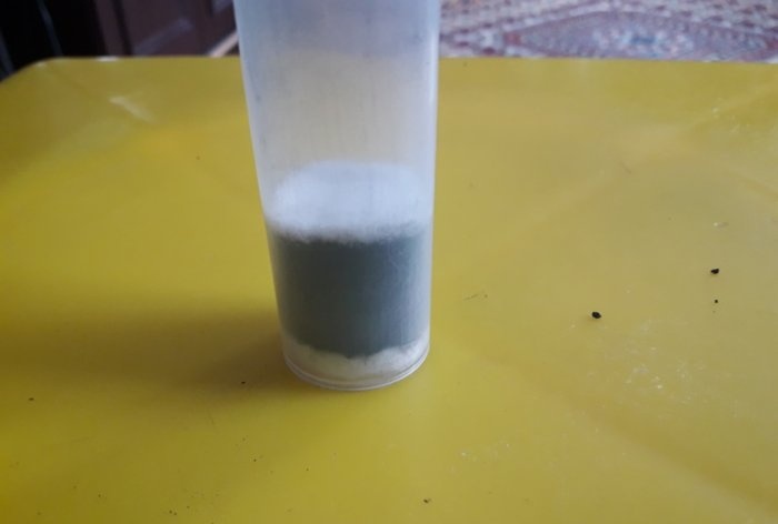 Medžio anglies filtras plastikiniam buteliui