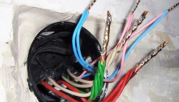 Mga pamamaraan ng koneksyon para sa mga wire sa isang kahon ng kantong