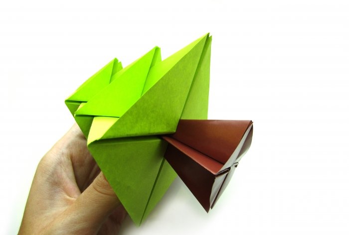 Kaip pasigaminti eglutę origami technikoje