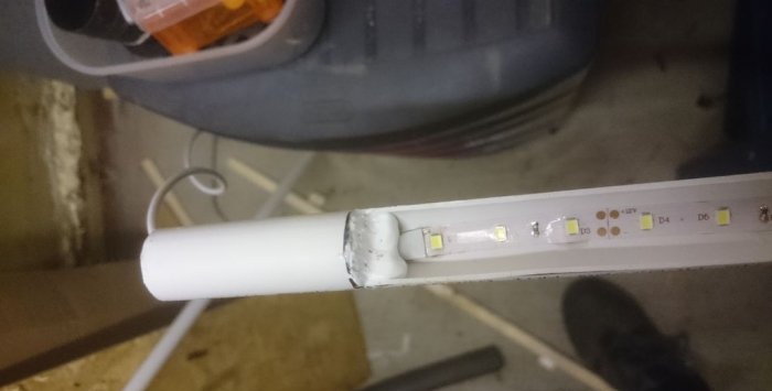 Lampada a tubo LED semplice