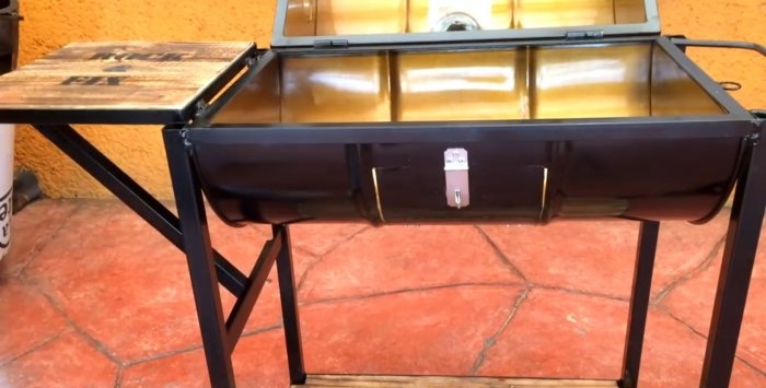 Full-size metal barrel grill