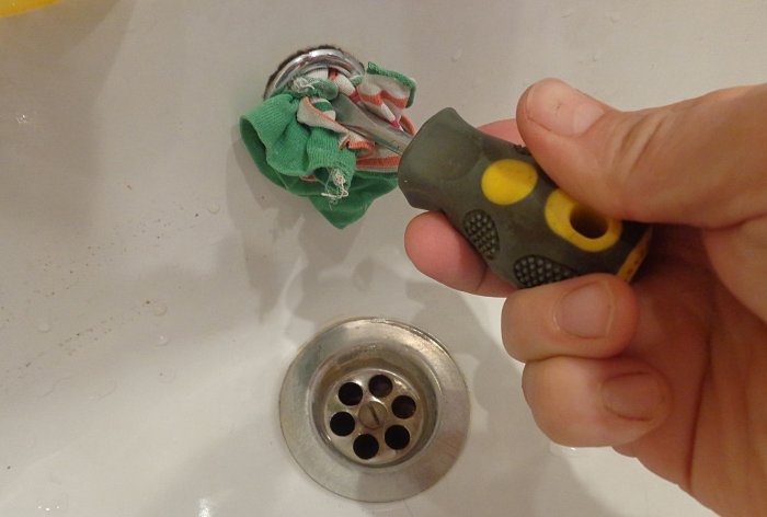 Kako očistiti odvod sudopera