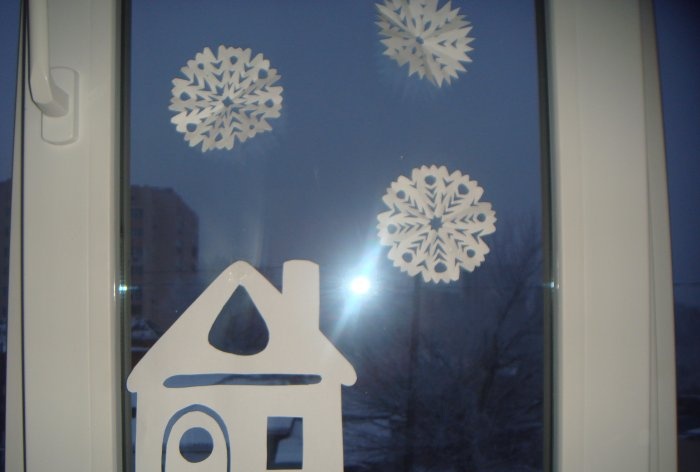 Naujųjų metų langų dekoras