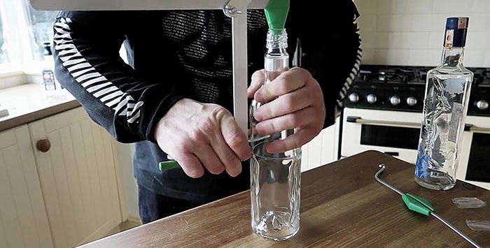 6 būdai, kaip tolygiai išpjaustyti stiklinį butelį