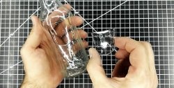 Hvordan lage hull i flasken ved hjelp av loddebolt
