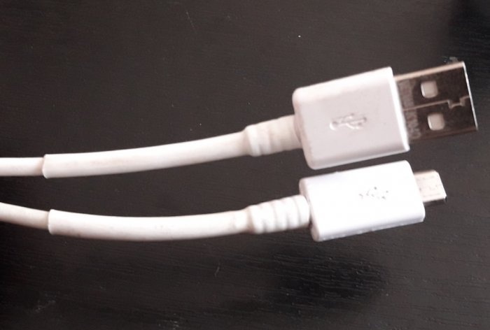 DIY USB kabeļa remonts