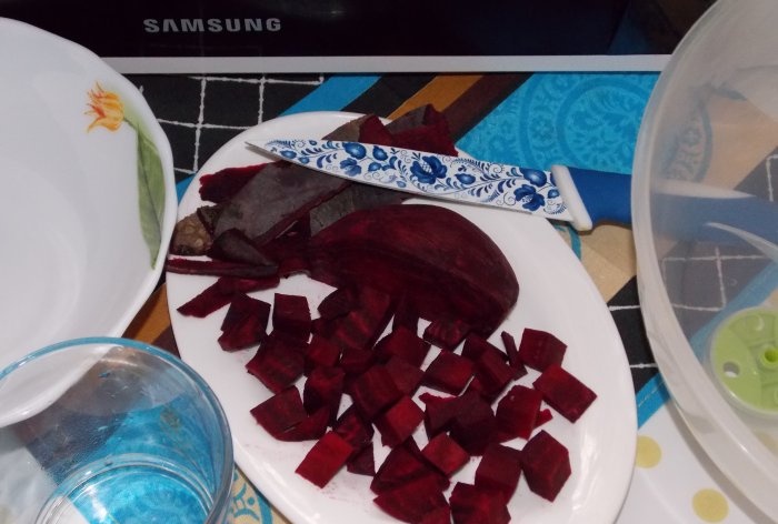 How to quickly cook beets in the microwave