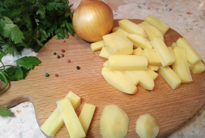 Cum să prăjiți cartofii crocanti simplu și rapid