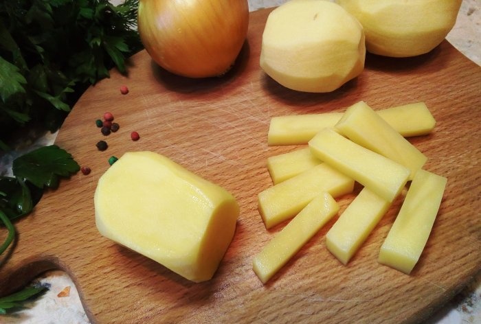 Hoe knapperige aardappelen eenvoudig en snel te frituren