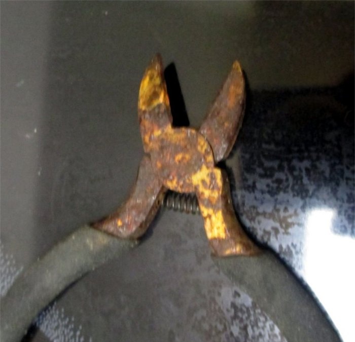 How to cheaply repair a rusted tool