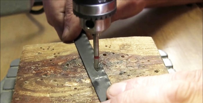 Metoda zkrácení pilové kotouče na kov