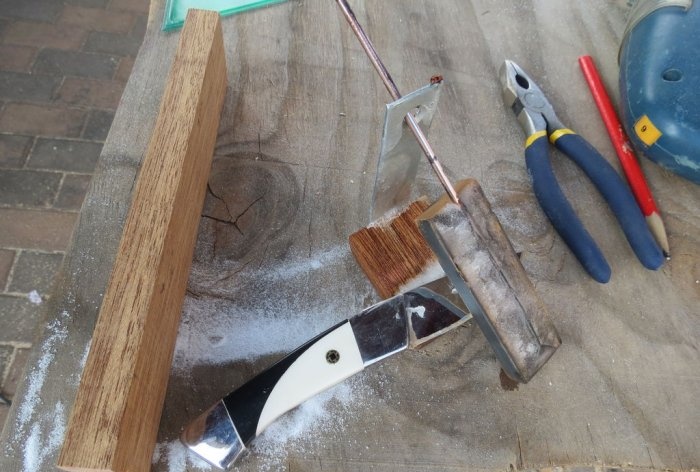 Ein einfaches Werkzeug zum Schärfen von Messern in einem festen Winkel