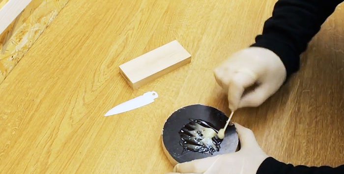 Cómo hacer un mango simple para un cuchillo roto