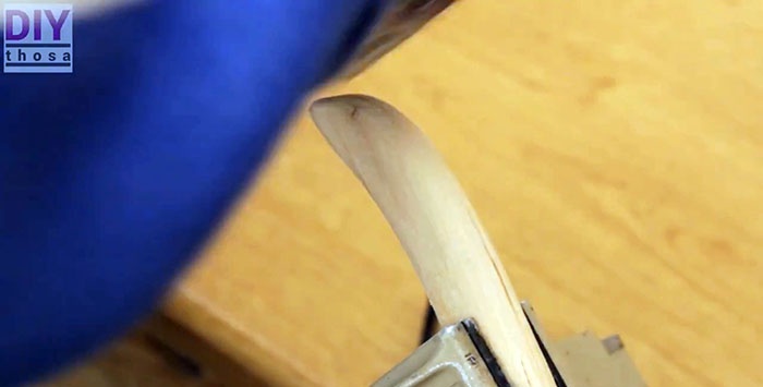 Come realizzare una semplice maniglia per un coltello rotto