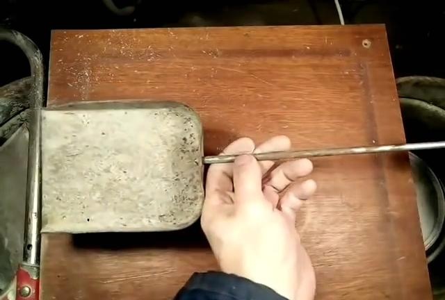 Kako napraviti ručku za alat iz plastične cijevi